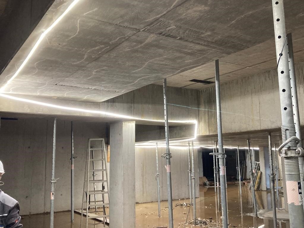 LED-Lichtschlauch auf Kabeltrommel, 25 m, 300 W, 5.000 K, einseitig