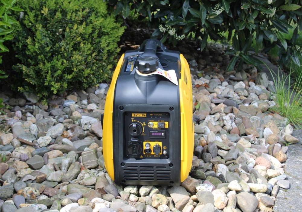 2000W Benzin Inverter Stromerzeuger DeWalt DXGNi20E