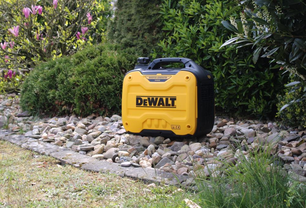 2000W Benzin Inverter Stromerzeuger DeWalt DXGNi20E