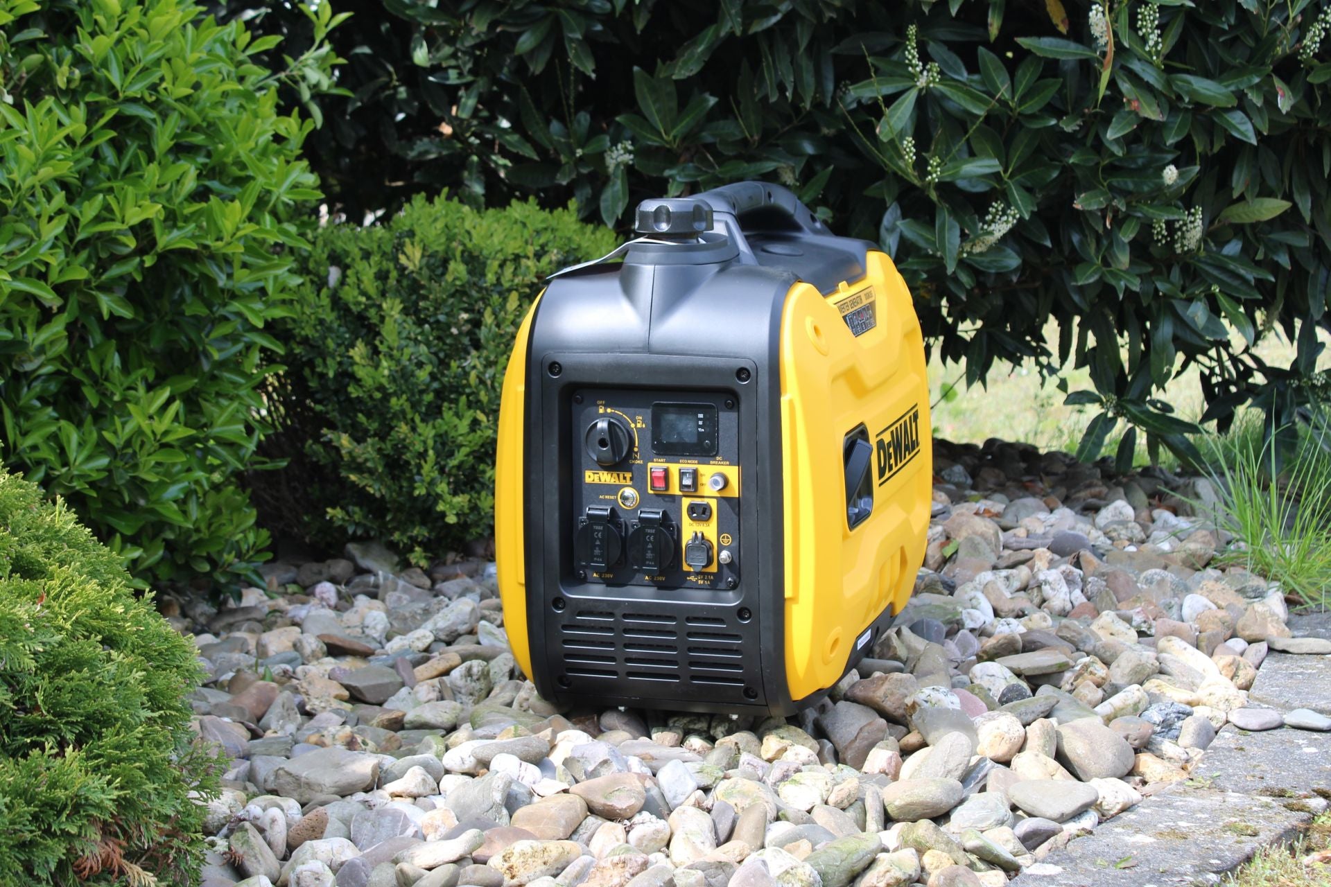 3400W Benzin Inverter Stromerzeuger DeWalt DXGNi35E